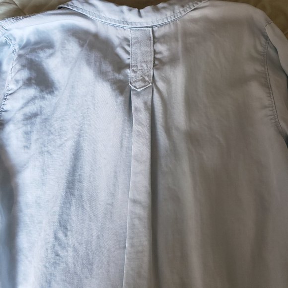 Chico's Lyocell Soft XL Petite Faded Blue Button Up Shirt - Picture 6 of 9